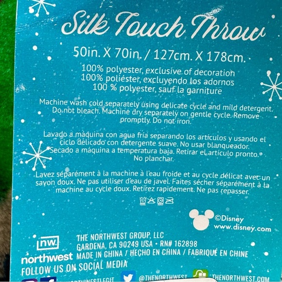 Disney Mickey Mouse Minnie Mouse Letters to Santa blanket - Picture 7 of 7